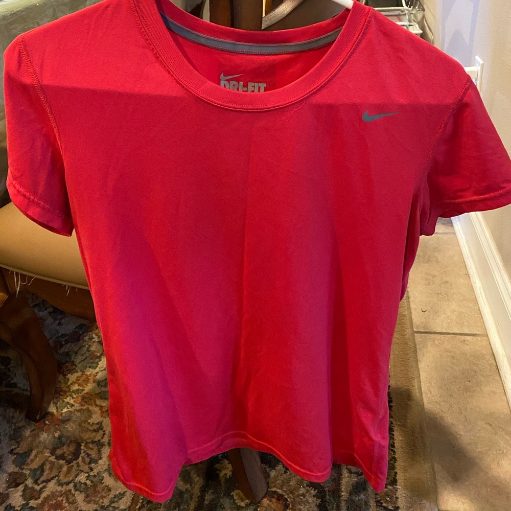Nike top
